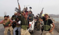  قوات الحوثي تقصف عدن ومقتل 43